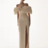 Abito da sposa con spalle scoperte in taffetà Angelica – Beige chiaro Abito da sposa con spalle scoperte in taffetà Angelica – Beige chiaro