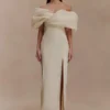 Abito da sposa con spalle scoperte in taffetà Angelica – Beige chiaro Abito da sposa con spalle scoperte in taffetà Angelica – Beige chiaro