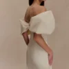 Abito da sposa con spalle scoperte in taffetà Angelica – Beige chiaro Abito da sposa con spalle scoperte in taffetà Angelica – Beige chiaro
