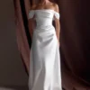 Abito Luna in raso con spalle scoperte – Bianco