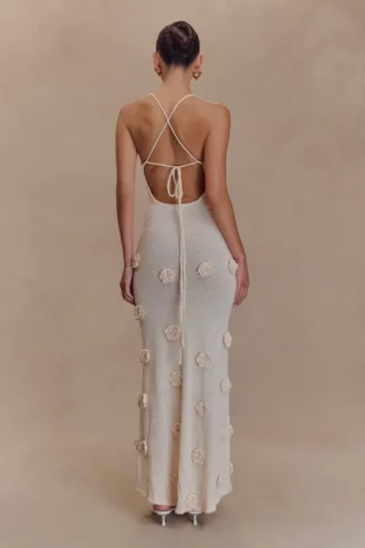 Abito lungo in maglia Suki con fiori – Nude
