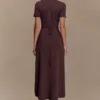 Abito midi in maglia a maniche corte Pearson – Cioccolato Abito midi in maglia a maniche corte Pearson – Cioccolato