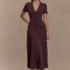 Abito midi in maglia a maniche corte Pearson – Cioccolato Abito midi in maglia a maniche corte Pearson – Cioccolato