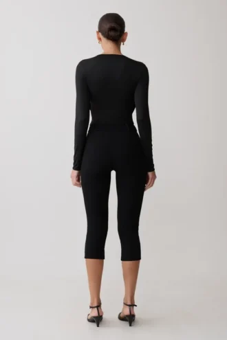 Body aderente a maniche lunghe con collo a cappuccio Ren – Nero