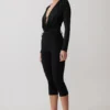 Body aderente a maniche lunghe con collo a cappuccio Ren – Nero Body aderente a maniche lunghe con collo a cappuccio Ren – Nero