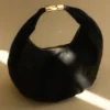 Borsa a tracolla in pelle Bristol Croissant – Nero Borsa a tracolla in pelle Bristol Croissant – Nero