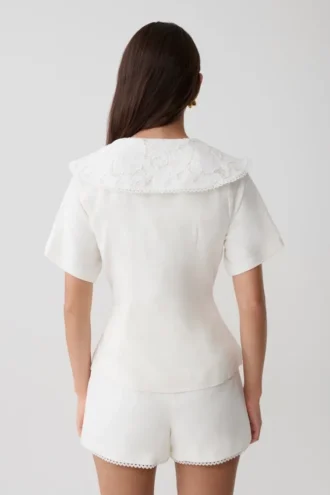 Camicia a maniche corte Melody con colletto in pizzo – Bianco Camicia a maniche corte Melody con colletto in pizzo – Bianco