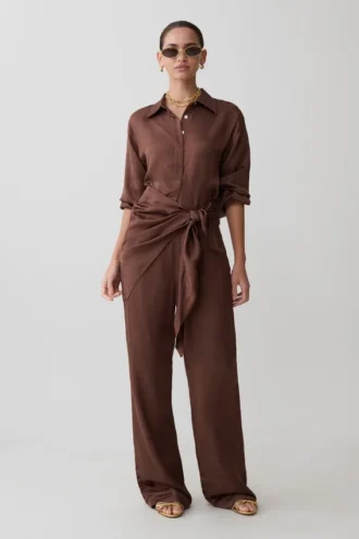 Pantaloni in raso con cintura avvolgente Gia – Cioccolato Pantaloni in raso con cintura avvolgente Gia – Cioccolato