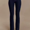 Jeans a zampa con pannelli Clio – Blu indaco Jeans a zampa con pannelli Clio – Blu indaco
