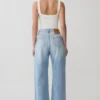 Jeans in Denim a gamba dritta Sebastian con orlo sfrangiato – Blu chiaro slavato Jeans in Denim a gamba dritta Sebastian con orlo sfrangiato – Blu chiaro slavato