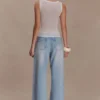 Jeans Perrie a vita media e gamba dritta con cintura – Blu chiaro slavato