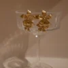 Orecchini a goccia con fiore Infatuated – Oro Orecchini a goccia con fiore Infatuated – Oro