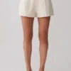Pantaloncini in cotone con pinces Alina – A righe