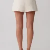 Pantaloncini in cotone con pinces Alina – A righe