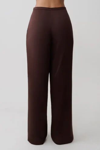 Pantaloni a gamba dritta in misto seta Kayla – Cioccolato fondente Pantaloni a gamba dritta in misto seta Kayla – Cioccolato fondente