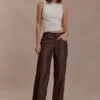 Pantaloni a vita media in ecopelle Theo – Cioccolato fondente Pantaloni a vita media in ecopelle Theo – Cioccolato fondente