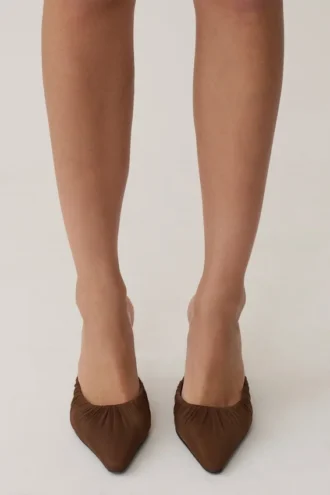 Scarpe con tacco a punta in rete Bao – Cioccolato Scarpe con tacco a punta in rete Bao – Cioccolato