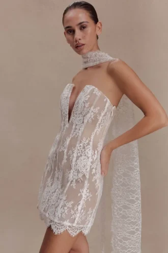 Sciarpa in pizzo Zoey – Avorio Sciarpa in pizzo Zoey – Avorio