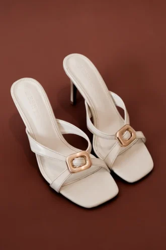 Tacchi alti Jodie con dettagli metallici – Avorio Tacchi alti Jodie con dettagli metallici – Avorio