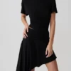 Top a maniche corte con balze in modal Talise – Nero Top a maniche corte con balze in modal Talise – Nero