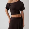 Top aderente con spalle scoperte Luu – Cioccolato fondente Top aderente con spalle scoperte Luu – Cioccolato fondente