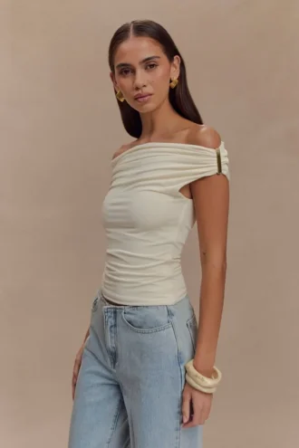 Top aderente Kinsley con dettagli metallici – Avorio