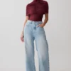 Jeans in Denim a gamba dritta Sebastian con orlo sfrangiato – Blu chiaro slavato Jeans in Denim a gamba dritta Sebastian con orlo sfrangiato – Blu chiaro slavato
