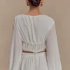 Top con lacci incrociati in chiffon Carlie – Avorio