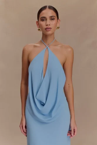 Top con scollo a cappuccio in chiffon Katalina – Azzurro Top con scollo a cappuccio in chiffon Katalina – Azzurro