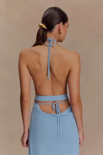 Top con scollo a cappuccio in chiffon Katalina – Azzurro Top con scollo a cappuccio in chiffon Katalina – Azzurro