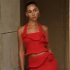 Top in maglia con scollo all’americana e intrecci Samira – Rosso Top in maglia con scollo all’americana e intrecci Samira – Rosso