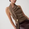 Top Marina con scollo all’americana e dettagli metallici – Marrone cacao Top Marina con scollo all’americana e dettagli metallici – Marrone cacao
