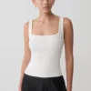 Top senza maniche Aisling con scollo quadrato a costine – Avorio Top senza maniche Aisling con scollo quadrato a costine – Avorio