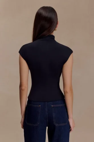 Top senza maniche con collo alto Freesia – Nero