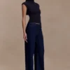 Top senza maniche con collo alto Freesia – Nero Top senza maniche con collo alto Freesia – Nero