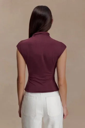 Top senza maniche con scollo alto Freesia – Mogano