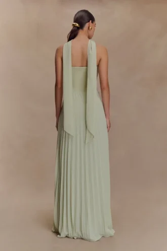Vestito lungo con sciarpa in chiffon Caira – Salvia Vestito lungo con sciarpa in chiffon Caira – Salvia