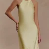 Vestito lungo con scollo all’americana in raso Bella – Giallo limone Vestito lungo con scollo all’americana in raso Bella – Giallo limone