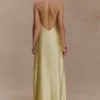 Vestito lungo con scollo all’americana in raso Bella – Giallo limone Vestito lungo con scollo all’americana in raso Bella – Giallo limone