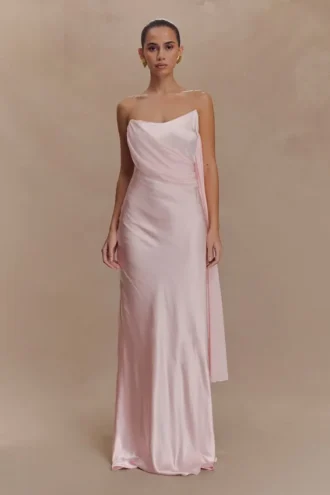 Vestito lungo in raso e chiffon Carah – Rosa pallido Vestito lungo in raso e chiffon Carah – Rosa pallido