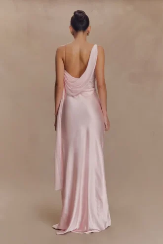 Vestito lungo in raso e chiffon Carah – Rosa pallido Vestito lungo in raso e chiffon Carah – Rosa pallido
