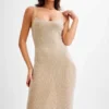 Vestito lungo Jasmyn Hot Fix con schiena in rete – Nude Vestito lungo Jasmyn Hot Fix con schiena in rete – Nude
